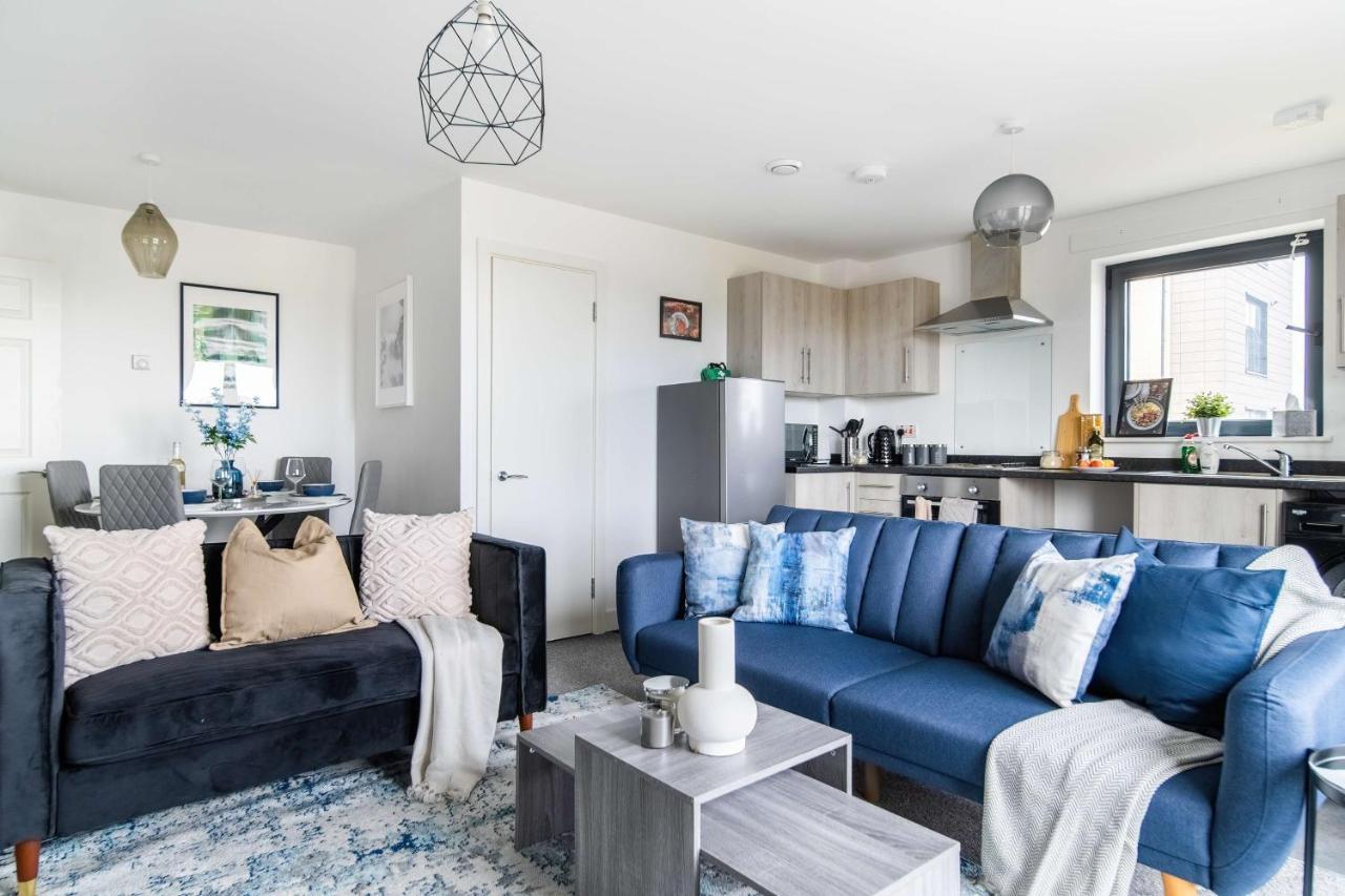 Livestay-New Private Apartment Building Minutes From Heathrow Слау Екстериор снимка