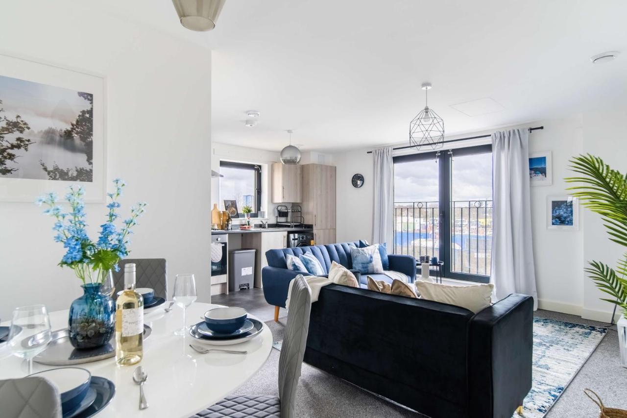 Livestay-New Private Apartment Building Minutes From Heathrow Слау Екстериор снимка