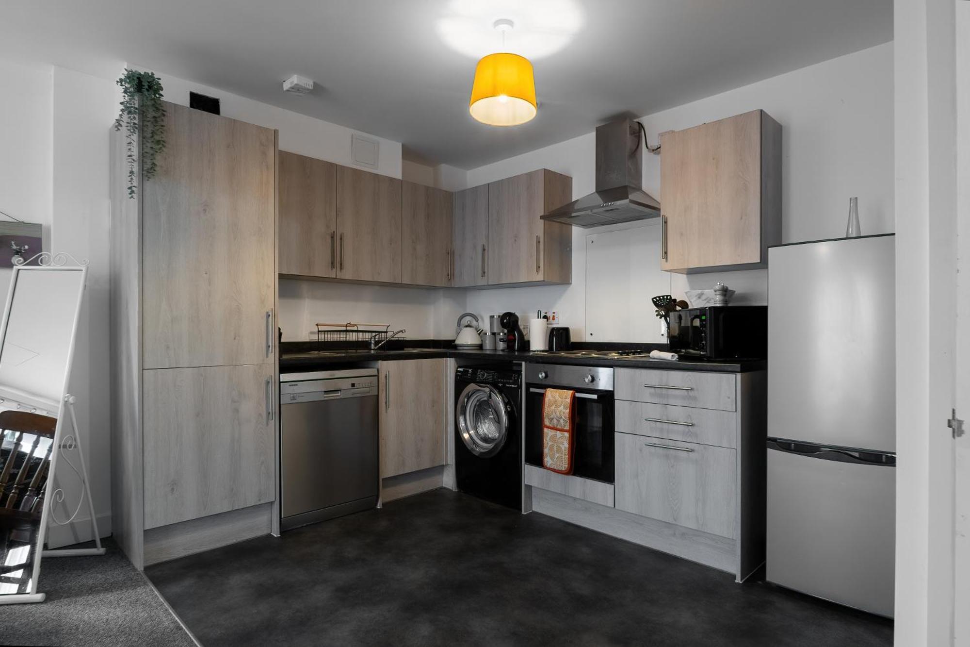 Livestay-New Private Apartment Building Minutes From Heathrow Слау Екстериор снимка