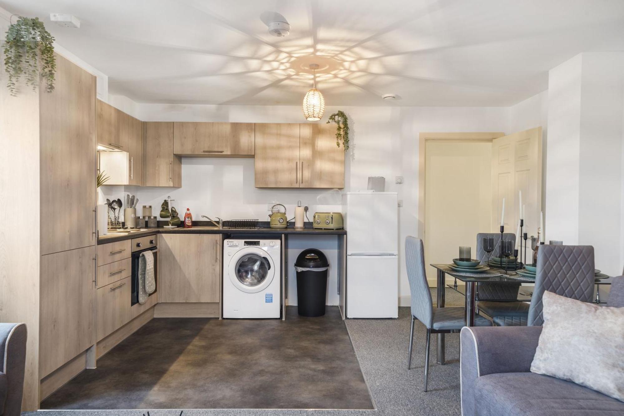 Livestay-New Private Apartment Building Minutes From Heathrow Слау Екстериор снимка