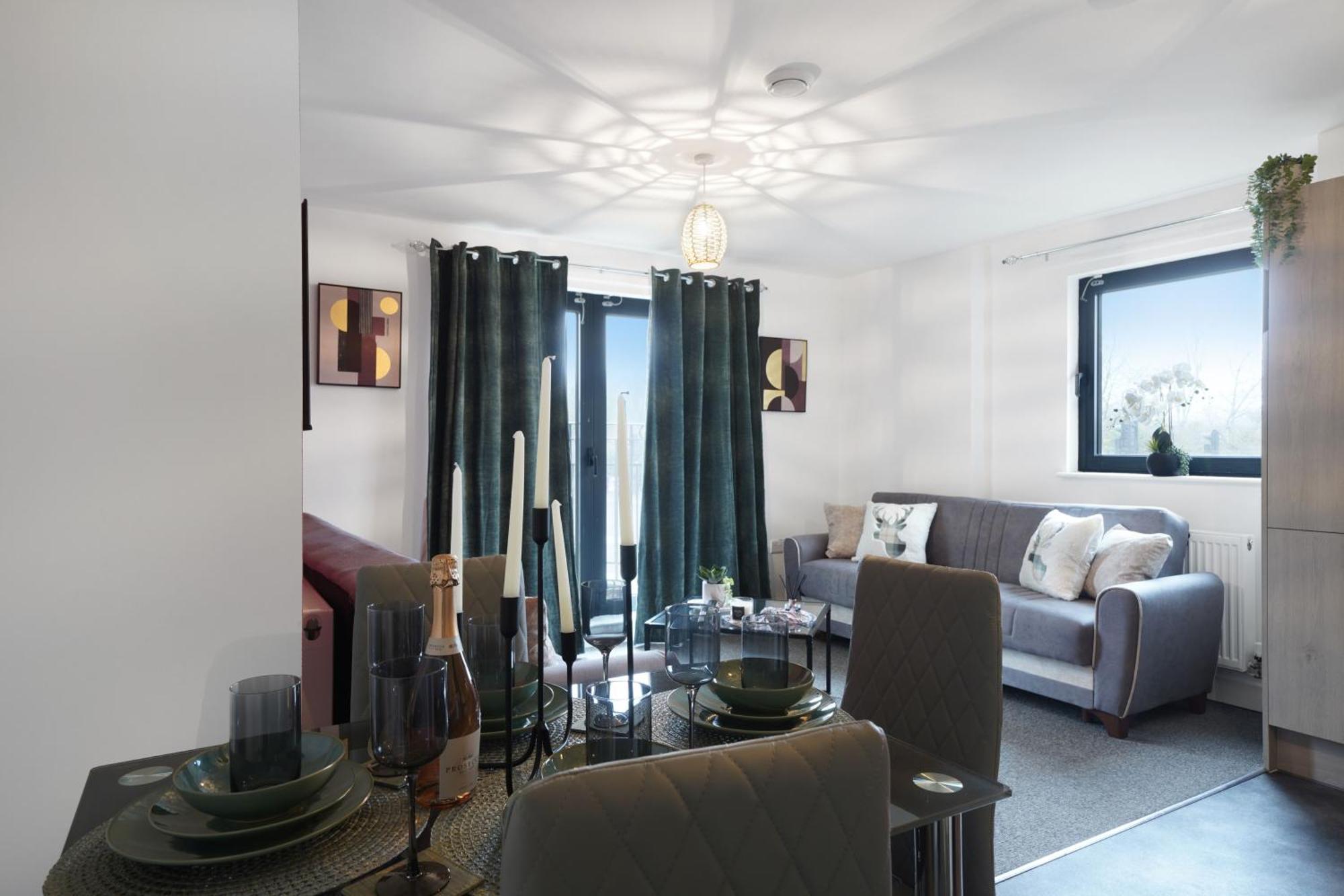 Livestay-New Private Apartment Building Minutes From Heathrow Слау Екстериор снимка