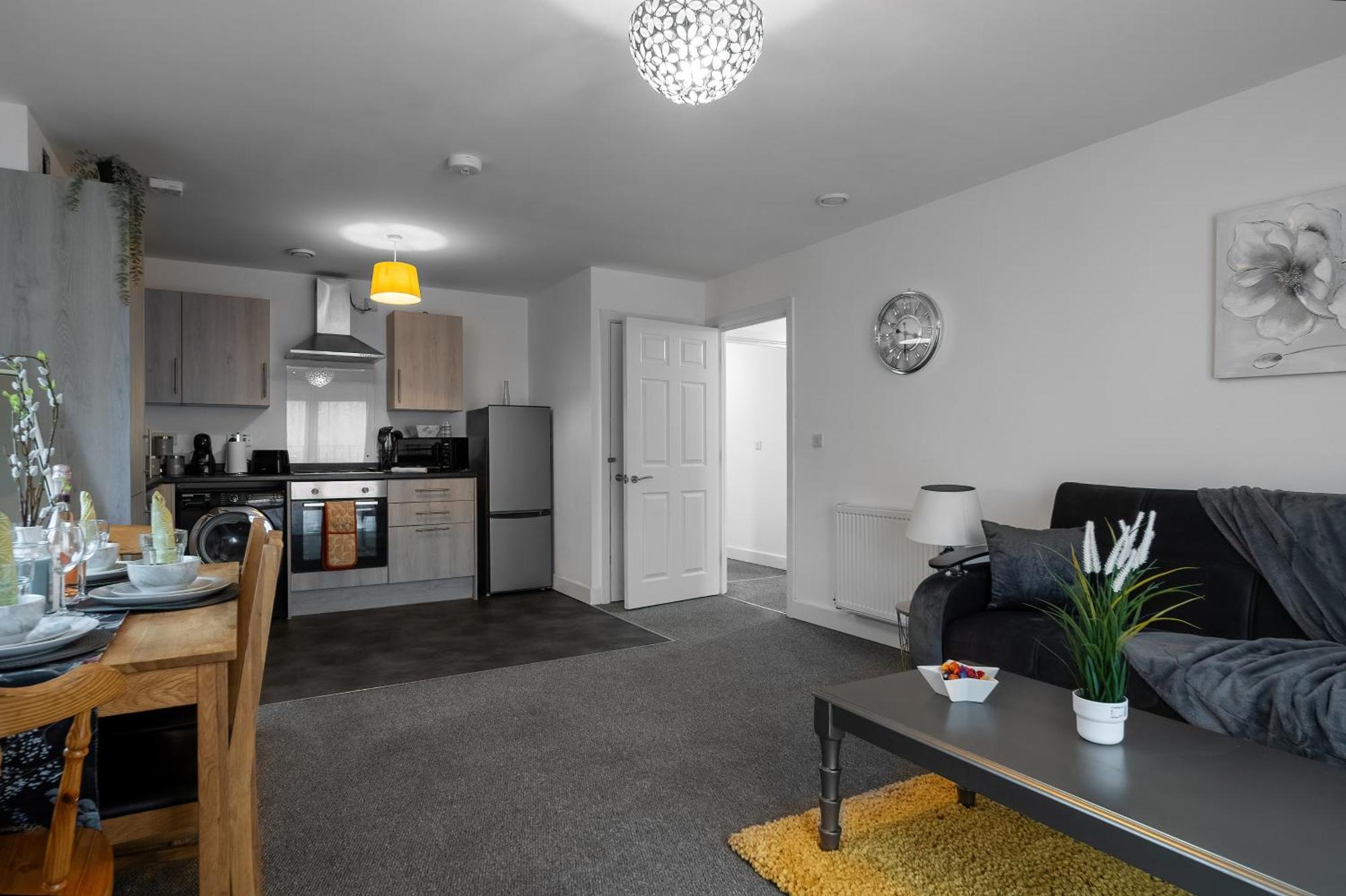 Livestay-New Private Apartment Building Minutes From Heathrow Слау Екстериор снимка