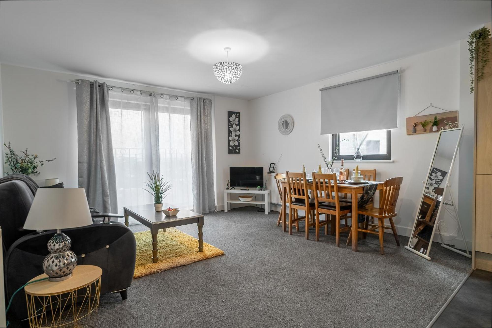 Livestay-New Private Apartment Building Minutes From Heathrow Слау Екстериор снимка
