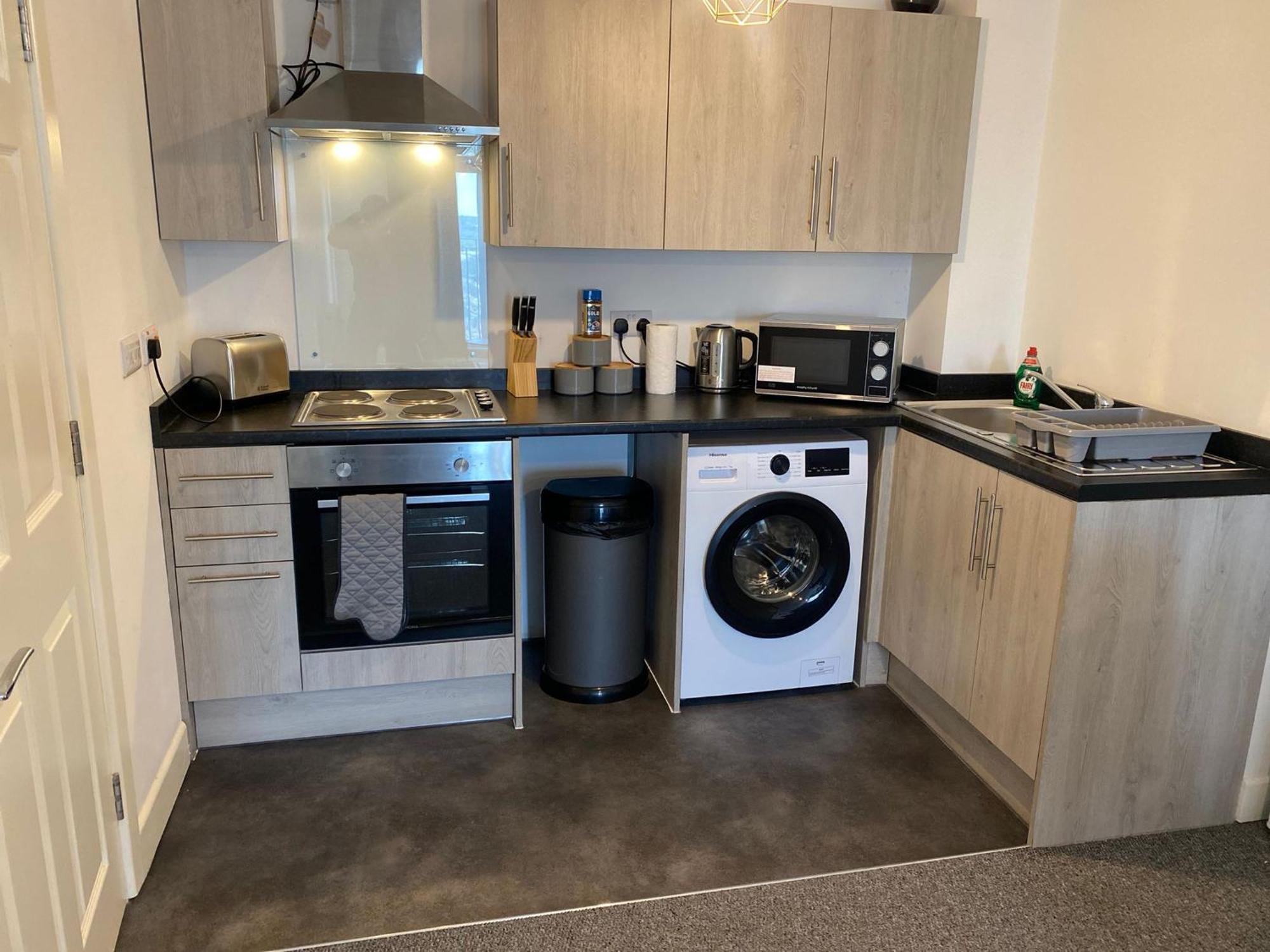 Livestay-New Private Apartment Building Minutes From Heathrow Слау Екстериор снимка