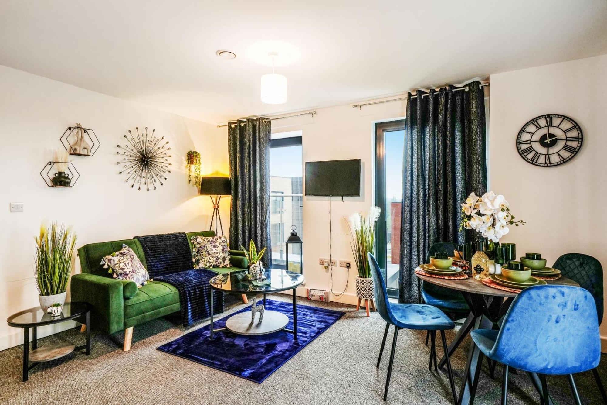 Livestay-New Private Apartment Building Minutes From Heathrow Слау Екстериор снимка